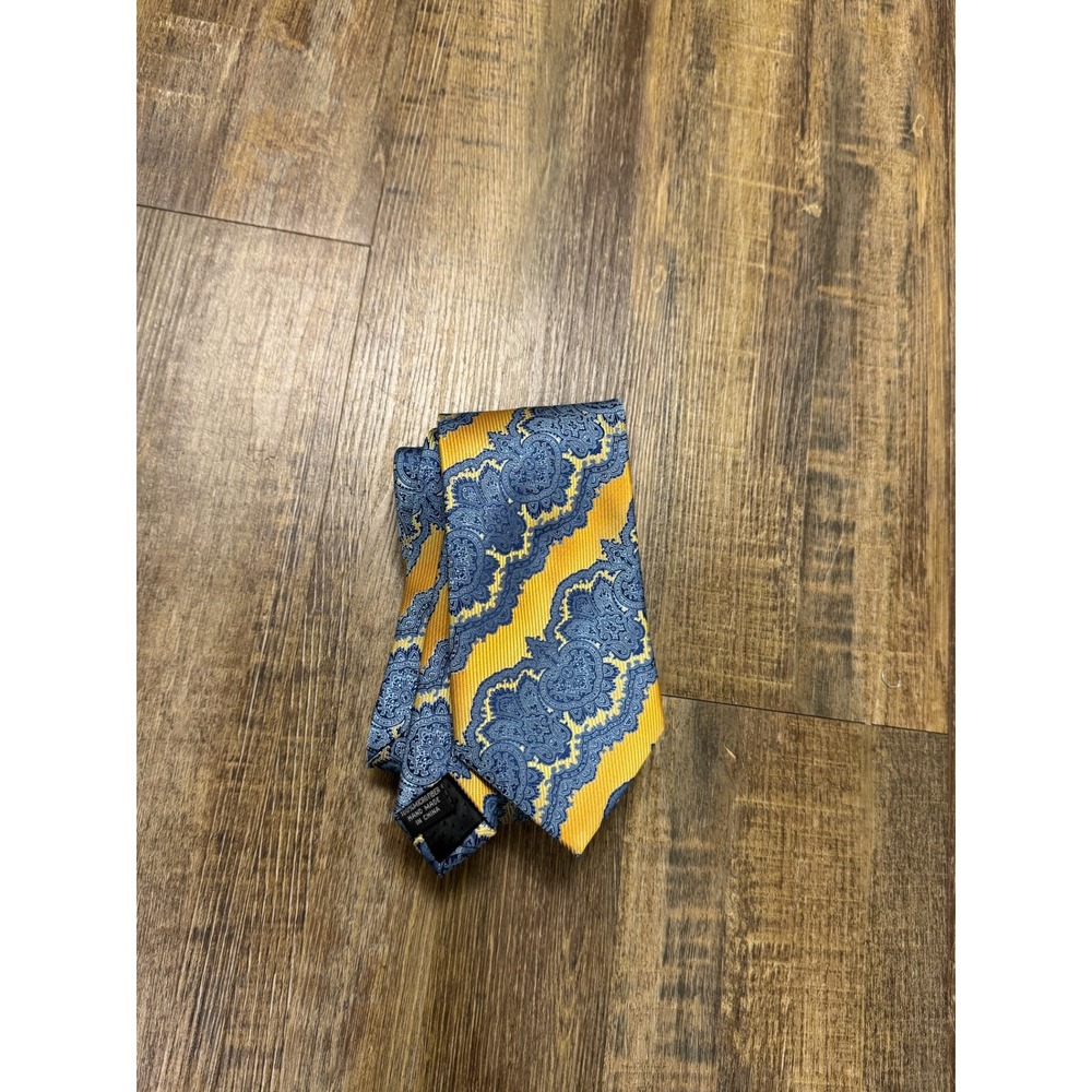 Stacy Adams Signature Gold Mens Paisley Necktie Yellow Blue Microfiber Hand Made